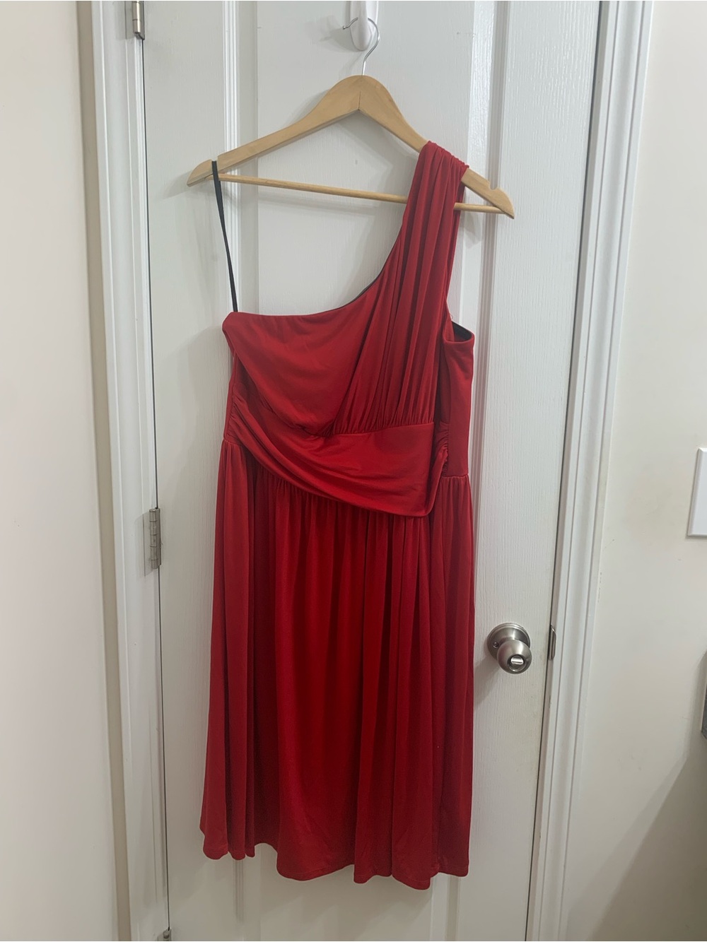 Avenue One-Shoulder Red Draped Ruched Cocktail Holiday Party Dress Size 14/16